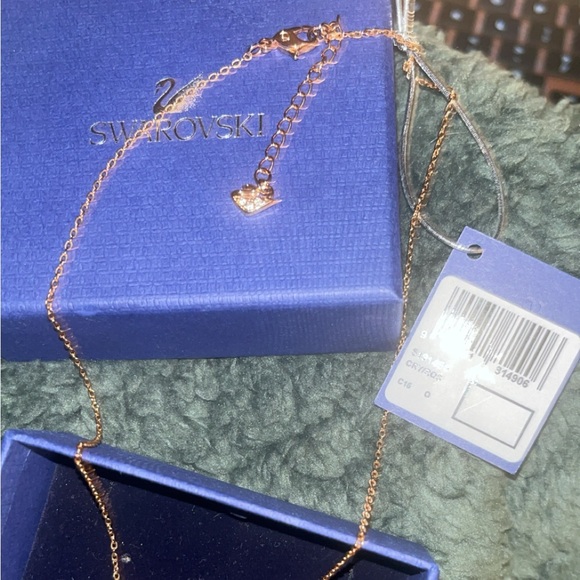 Swarovski infinity necklace gold rose-tone - Picture 3 of 6